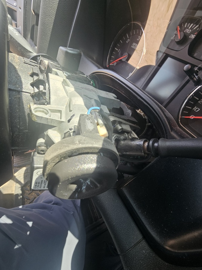 Repair the ignition in a steering wheel column
