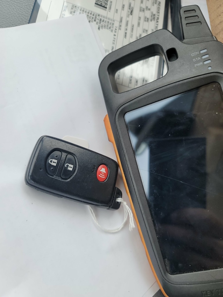 Programming a new car key fob